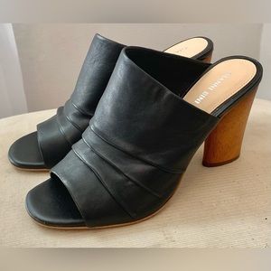 Gianni Bini Korran wood & leather mules
